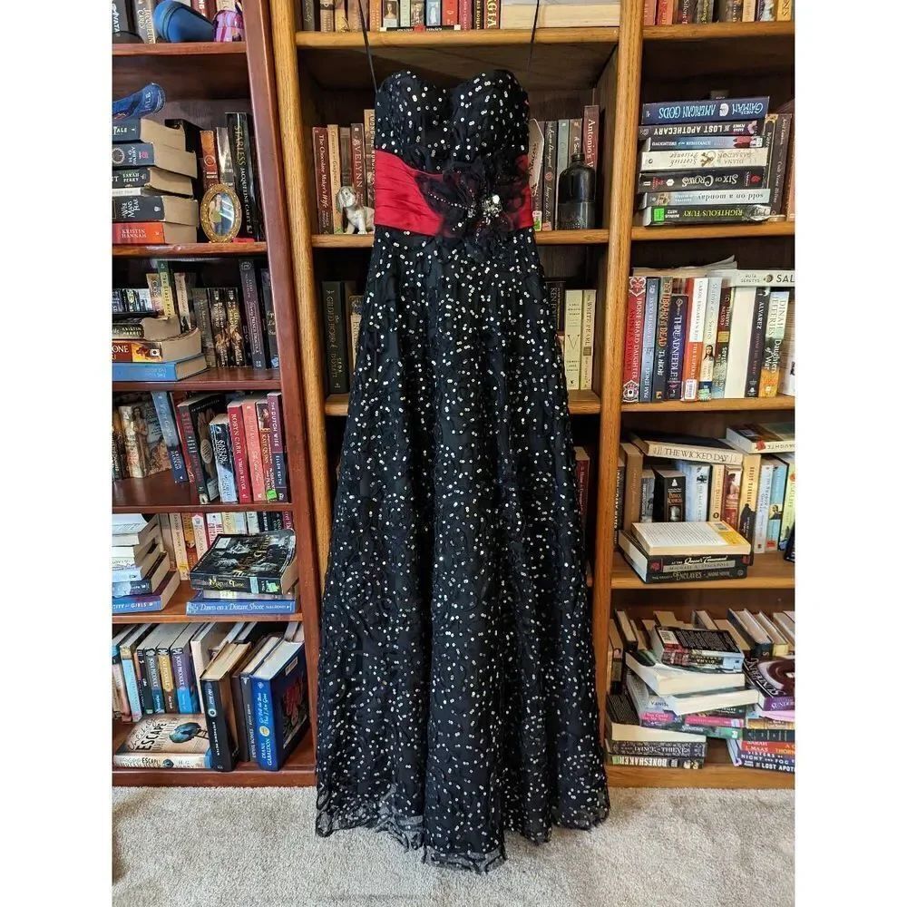 EVENINGS by allure sequined black and red strapless ballgown sz 0